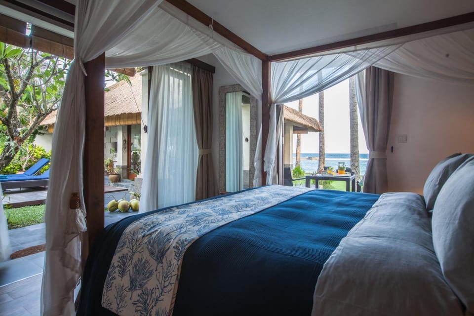 Patio, Balcony/Terrace, Seating area, Bedroom, Swimming pool