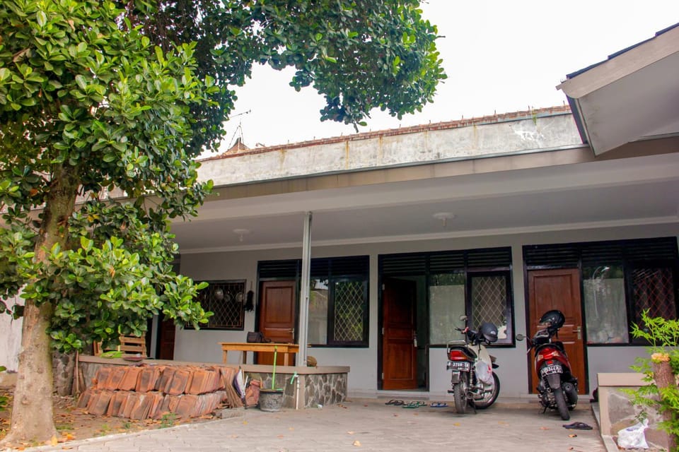 Property building, Facade/entrance, Balcony/Terrace
