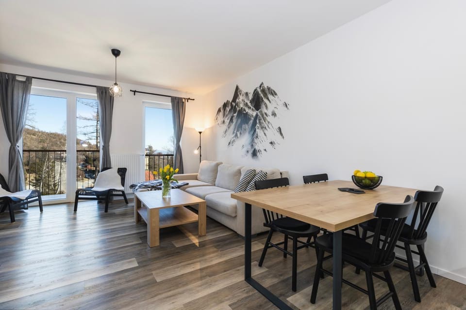 Living room, Photo of the whole room, Dining area