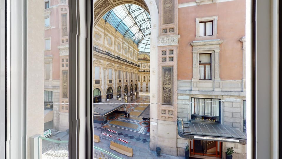 Nearby landmark, View (from property/room)