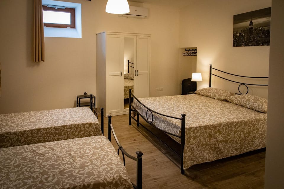 Bedroom, air conditioner