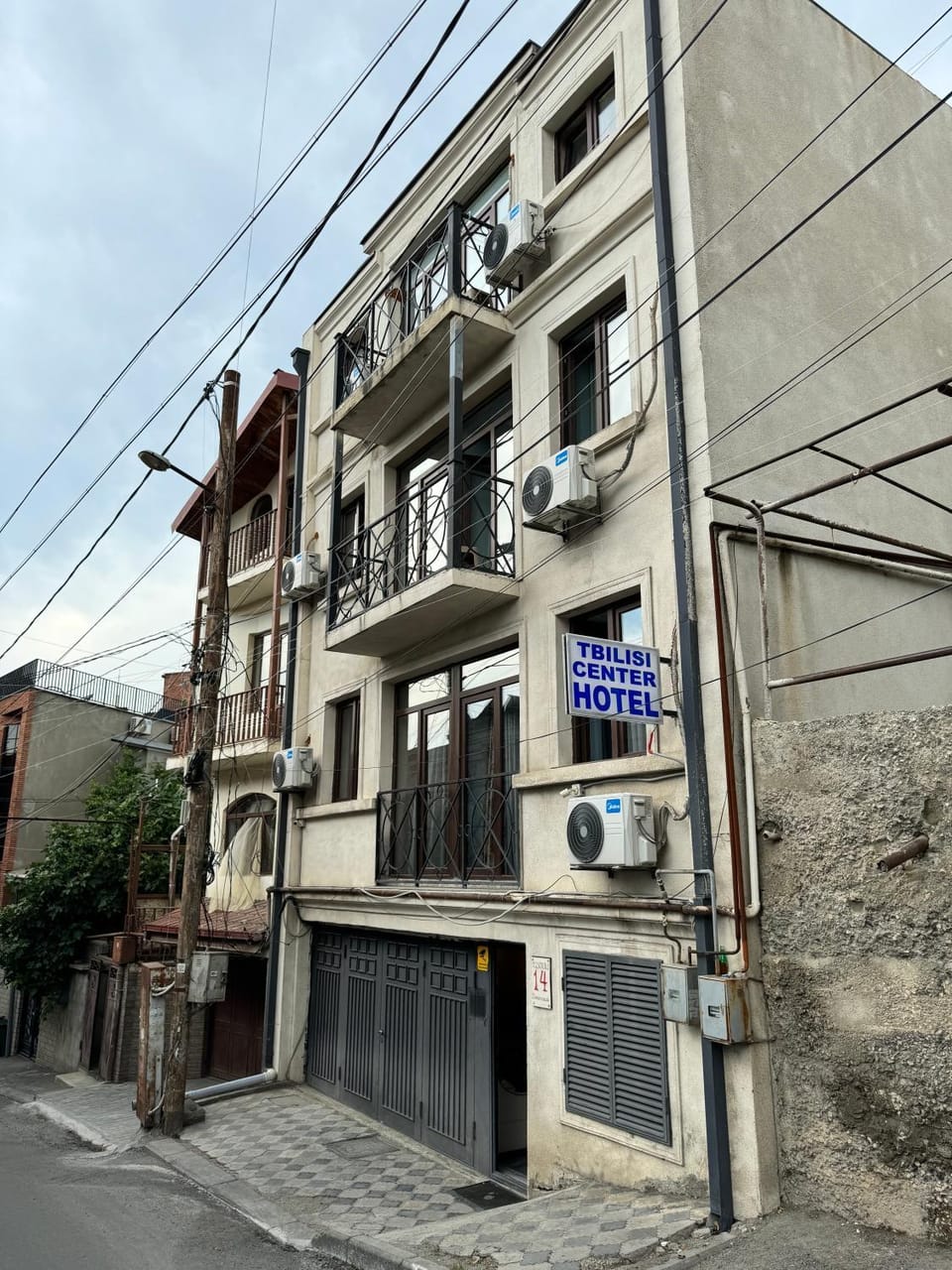 Property building, Day, Street view