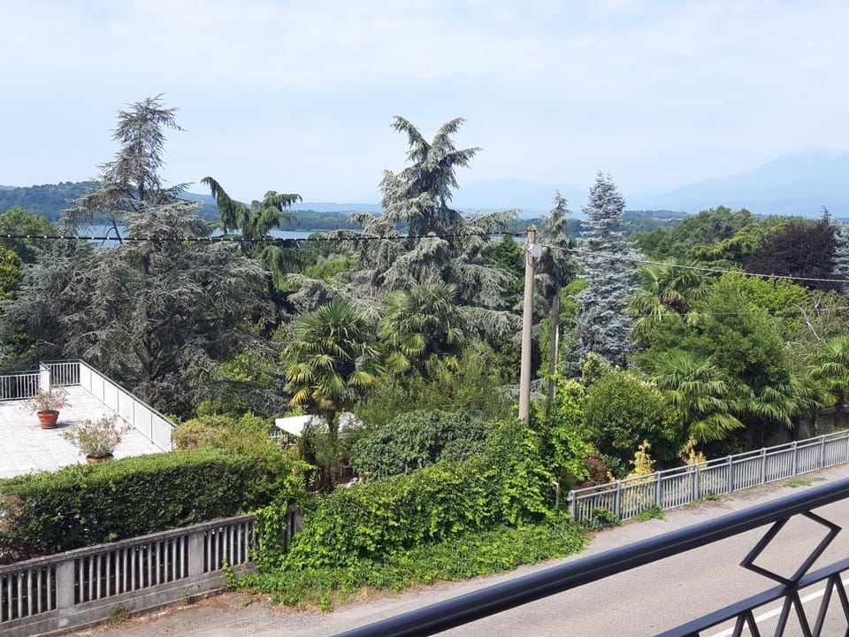 View (from property/room), Balcony/Terrace, Lake view