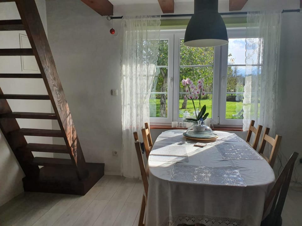 Village House Flowerside Apartment in Lika-Senj County
