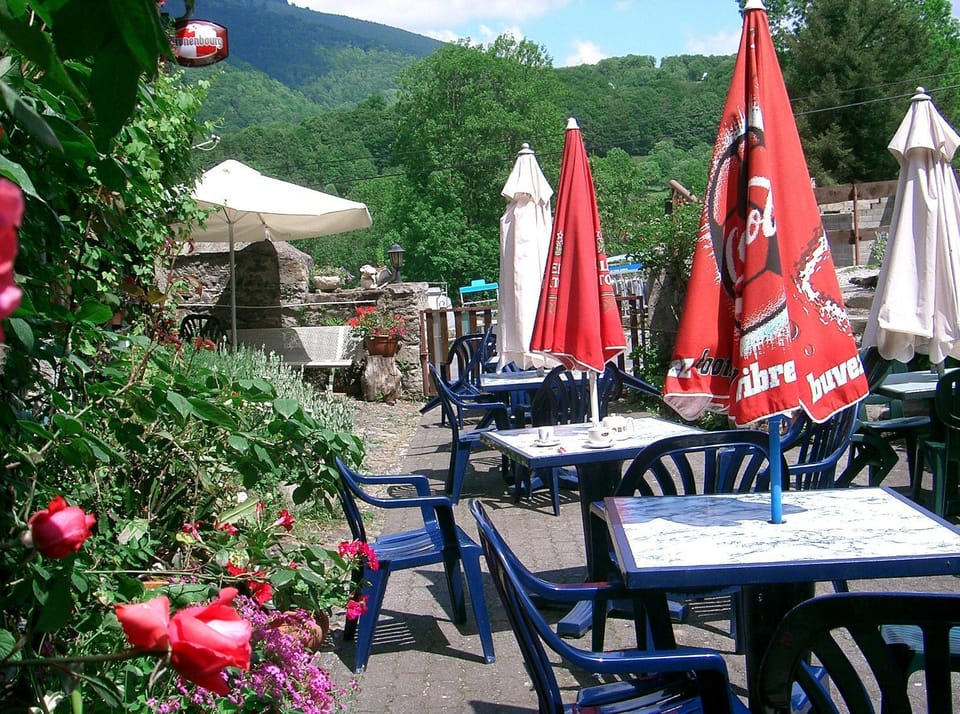 Restaurant/places to eat, Balcony/Terrace