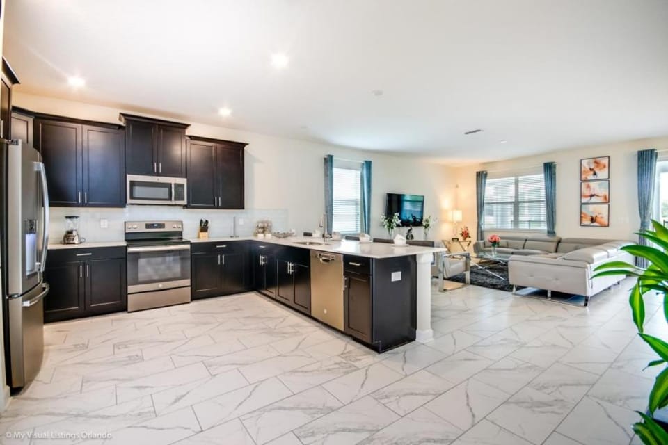 Ultimate Family Getaway Sleeps 26 Heated Pool & Entertainment House in Four Corners