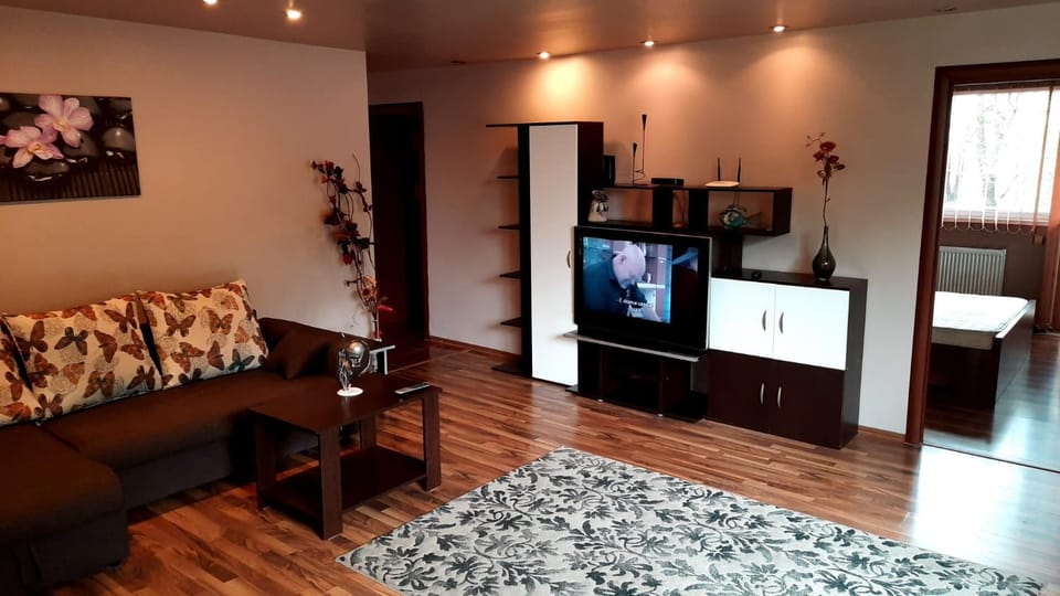 Living room, Seating area, Evening entertainment
