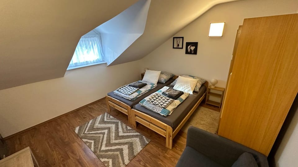 Photo of the whole room, Bedroom