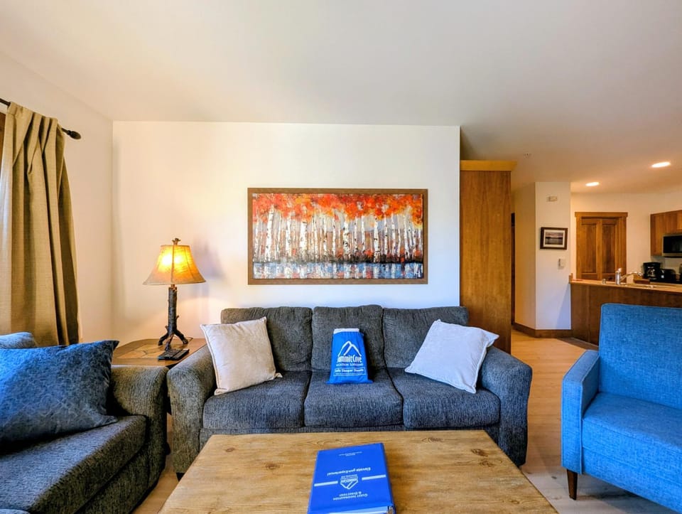 Living room, Seating area, furniture