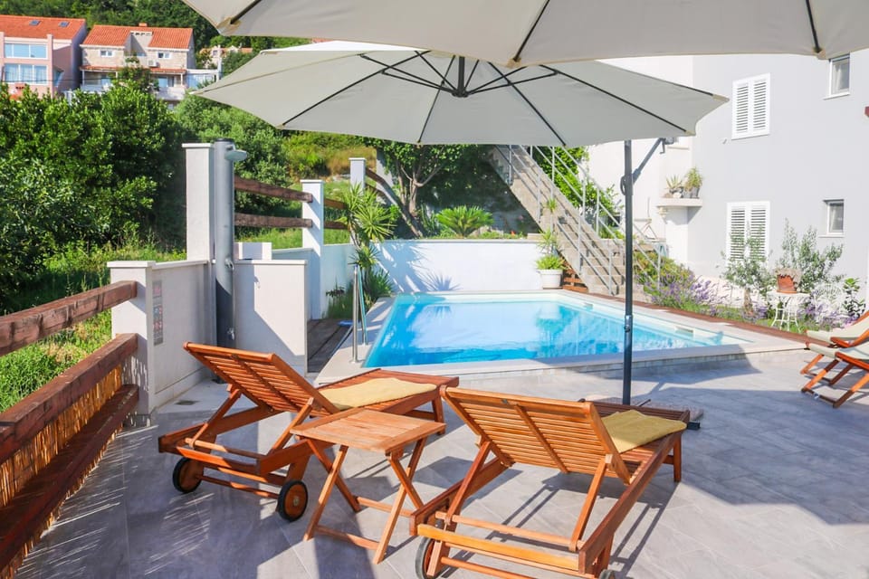 Garden, Pool view, Swimming pool, sunbed