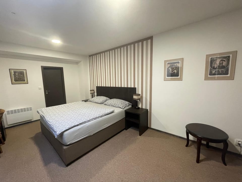 Bed, Bedroom, internet