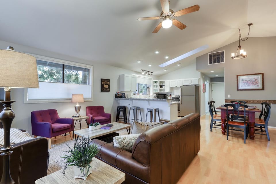 Perfectly Placed Plum Cottage House in Bend