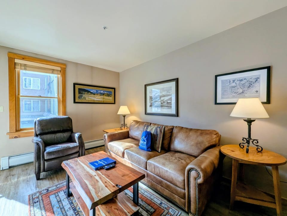 Day, Living room, Seating area, Street view, furniture