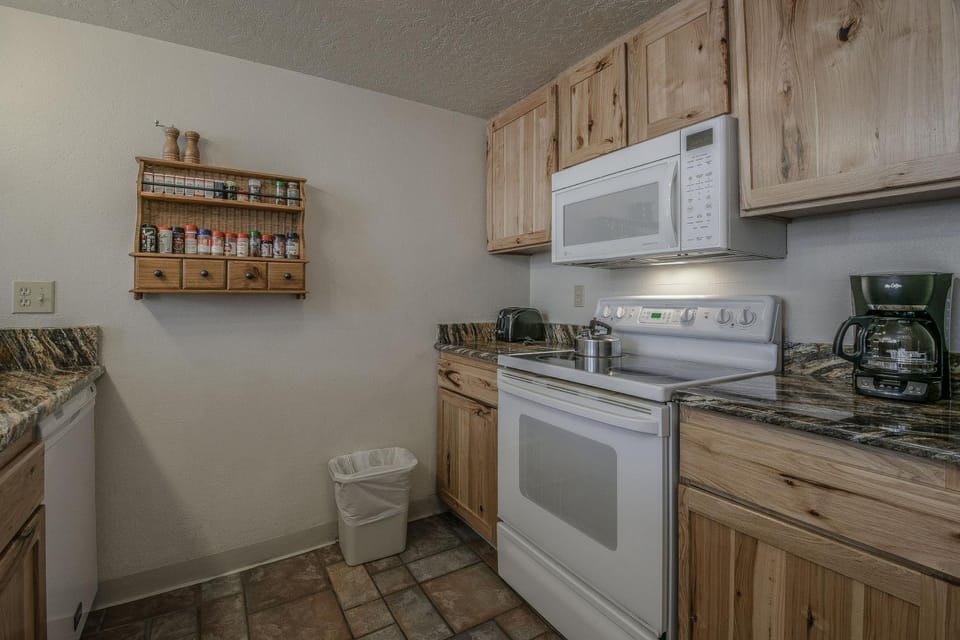 Quicksilver 1608 by SummitCove Lodging in Colorado House in Keystone