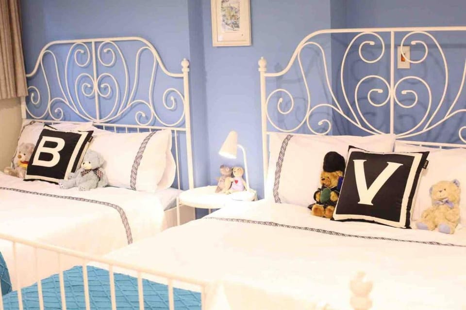 Bed, Bedroom
