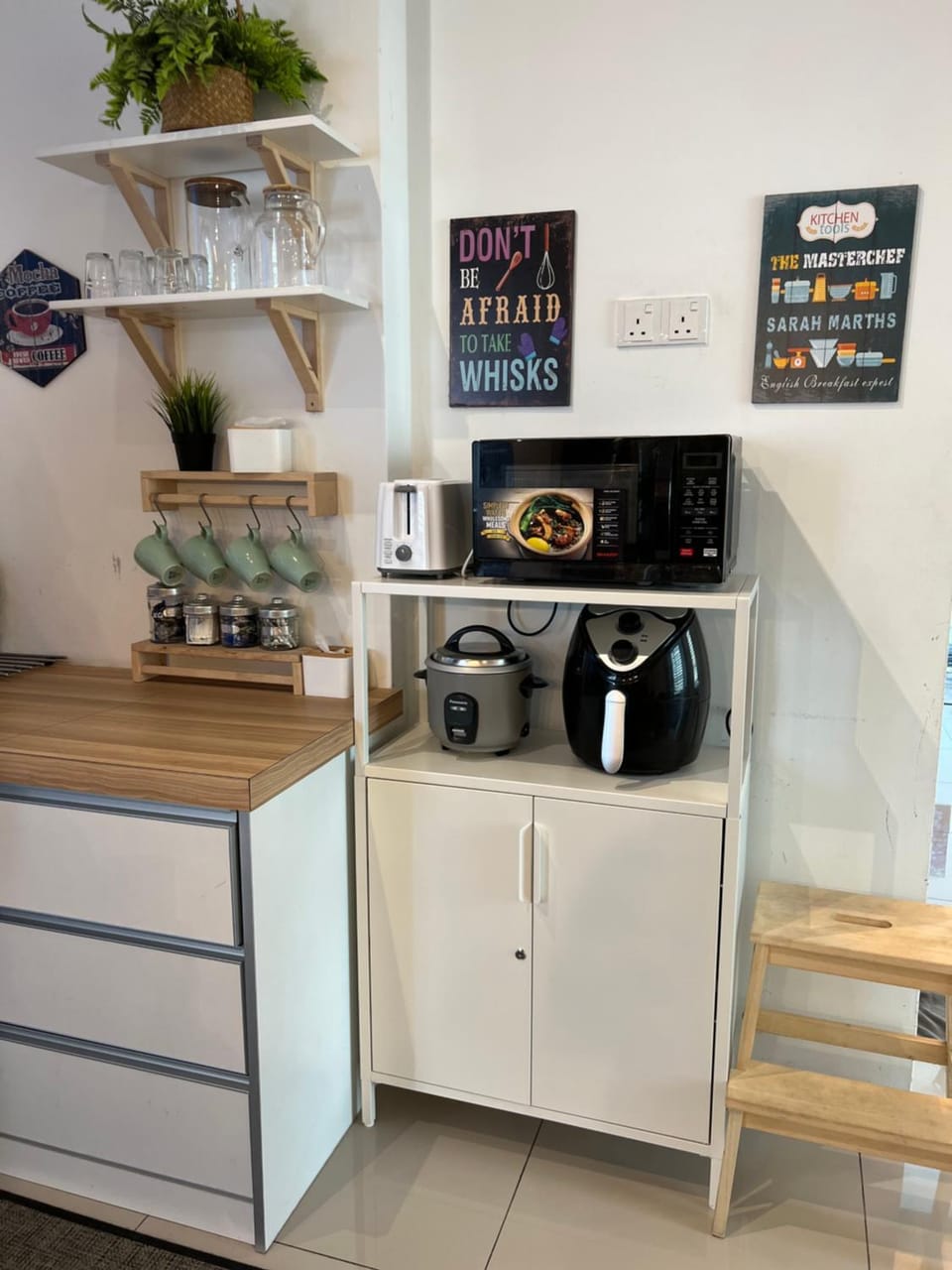 Coffee/tea facilities, Kitchen or kitchenette, Communal kitchen