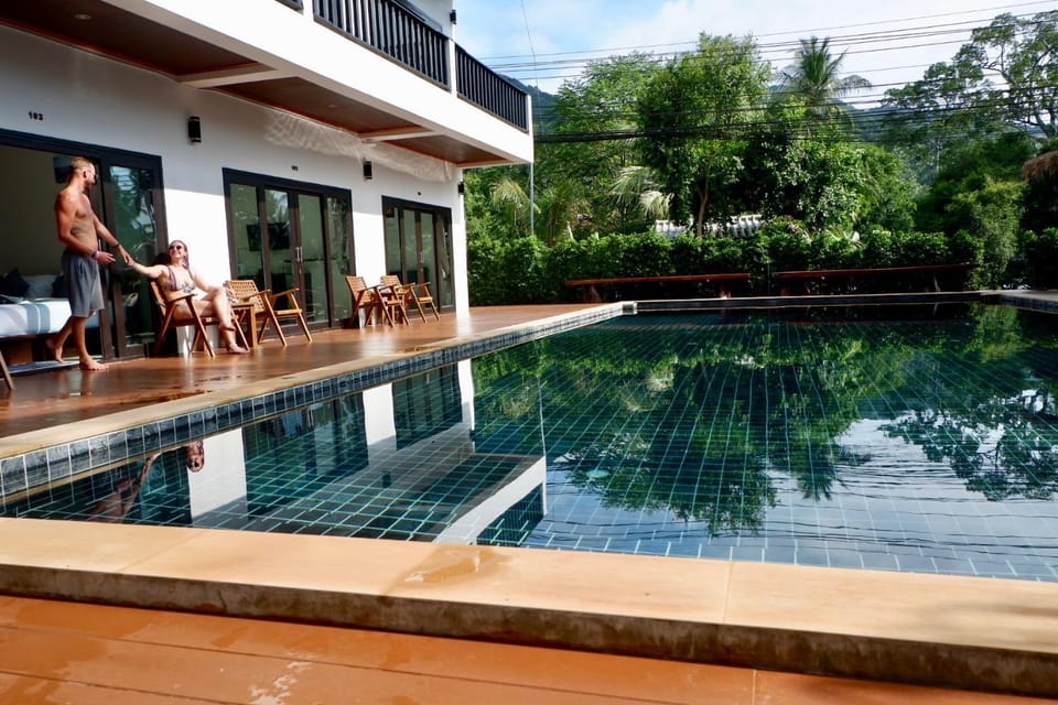 Bedroom, Swimming pool, Swimming pool