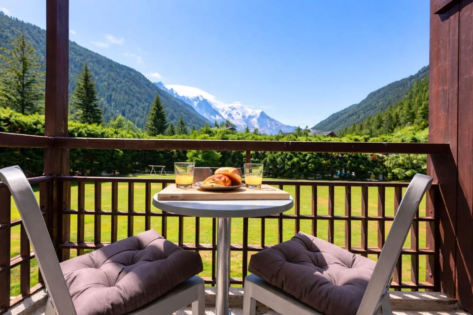 Balcony/Terrace, Mountain view