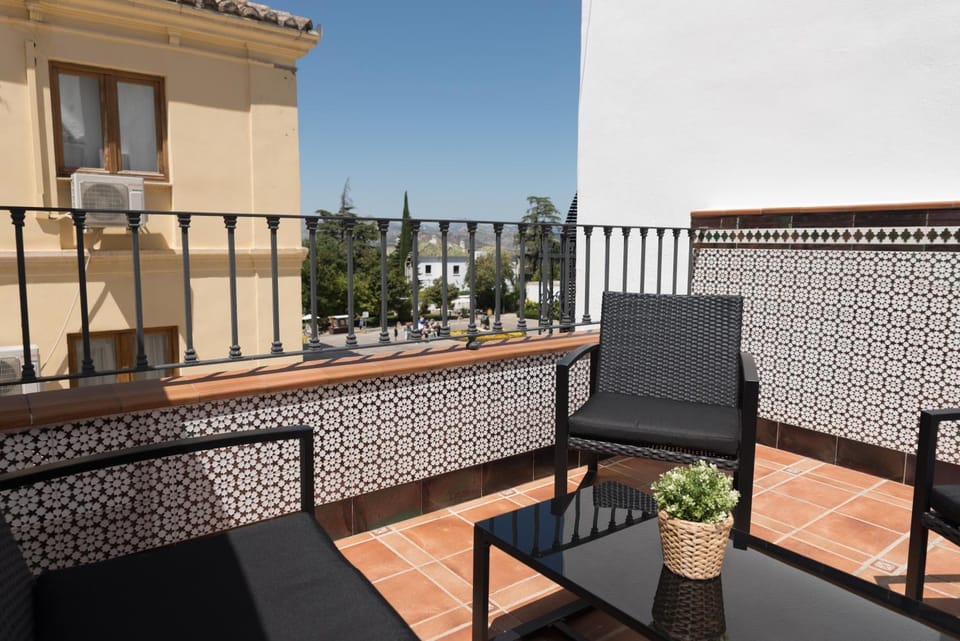 Balcony/Terrace, City view, Street view