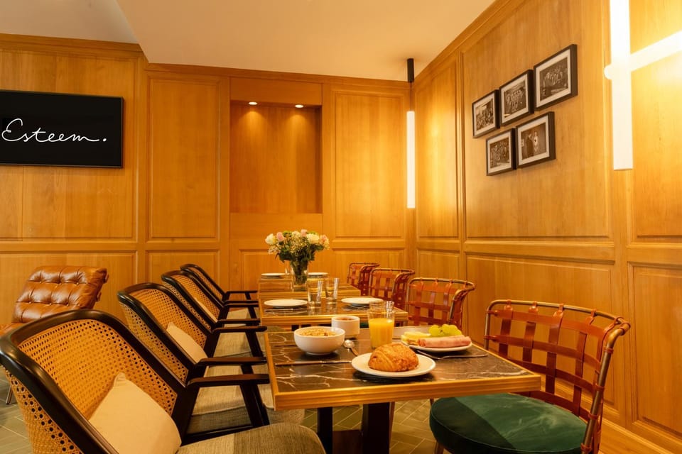 Living room, Food and drinks