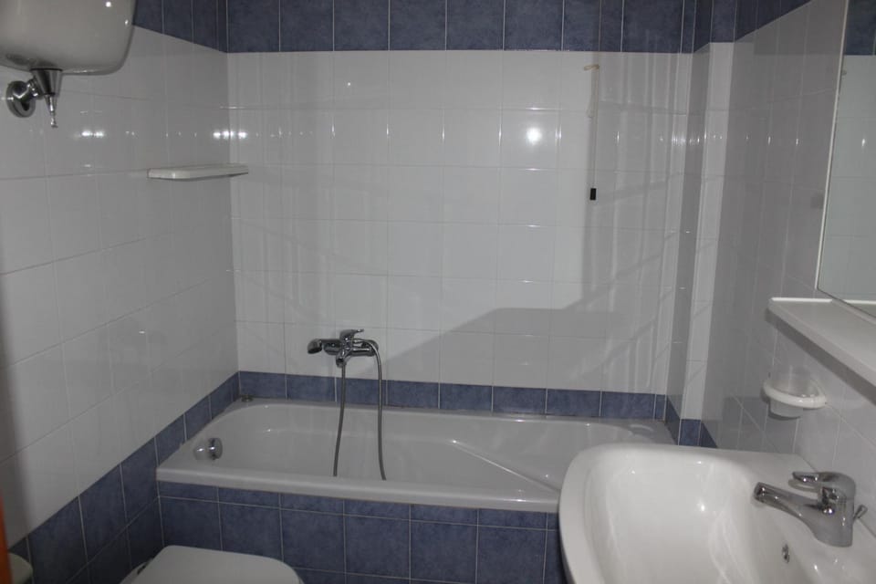 Toilet, Bathroom, Bath