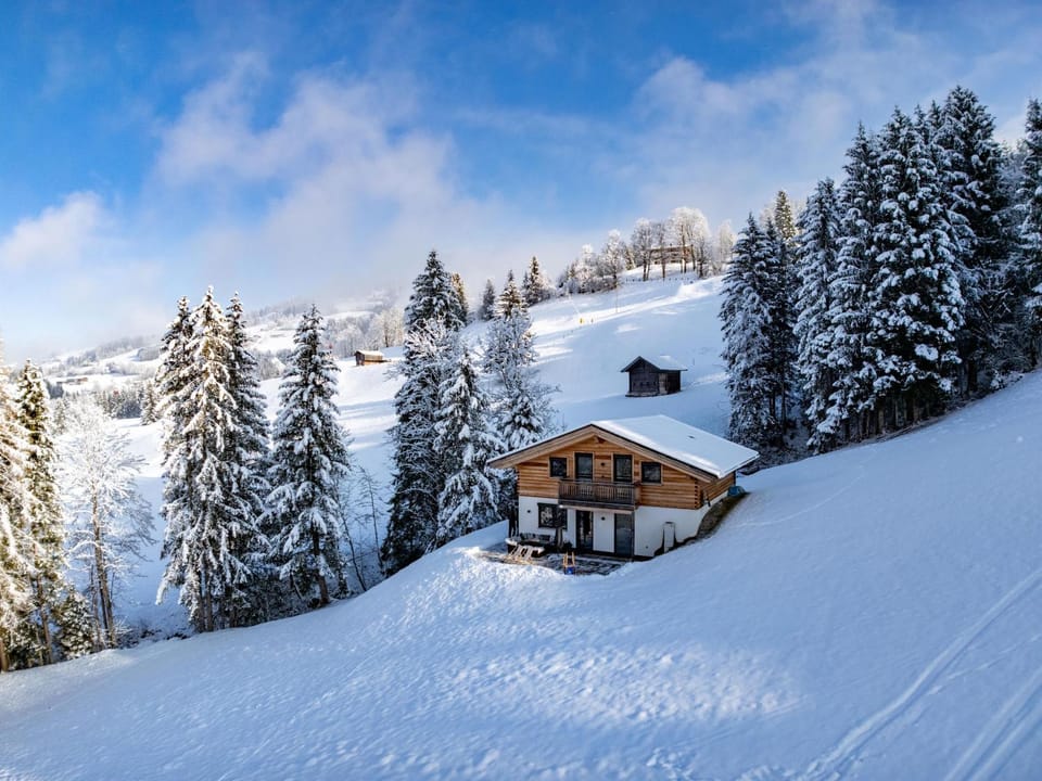 Property building, Day, Natural landscape, Winter, Mountain view