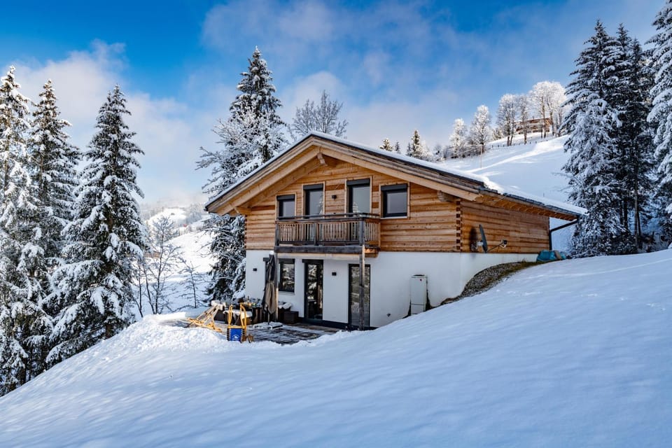 Property building, Day, Natural landscape, Winter, Garden, Mountain view