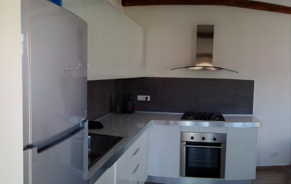 Kitchen or kitchenette, Dining area, Communal kitchen
