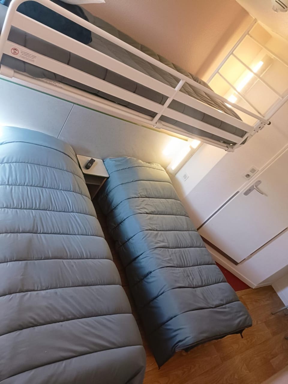 Bedroom, bunk bed