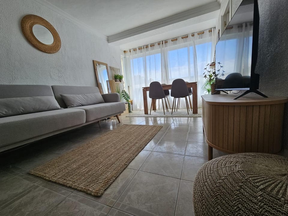 Casa Baelo - 3 Bedroom Apartment - New Bathroom - Central Tarifa Near Old Town & Beaches Apartment in Tarifa