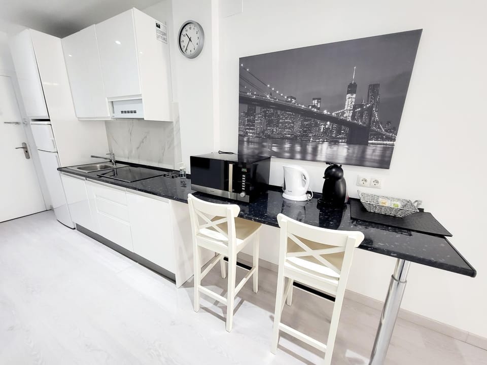Coffee/tea facilities, Kitchen or kitchenette