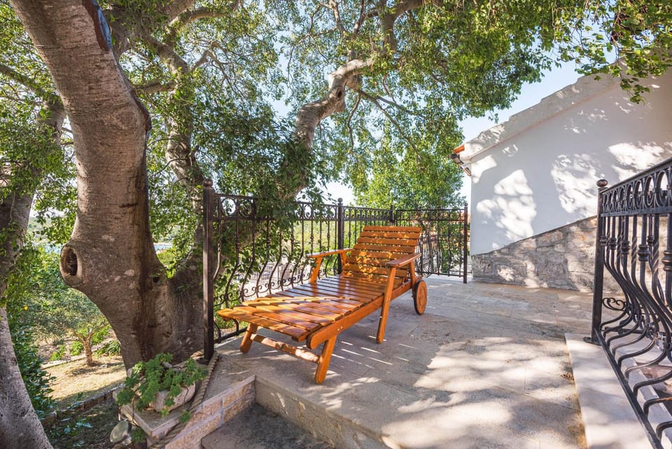 Property building, Balcony/Terrace