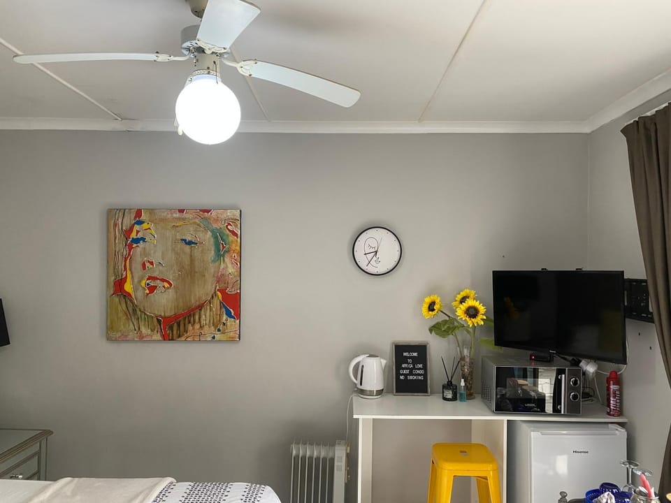 TV and multimedia, Kitchen or kitchenette