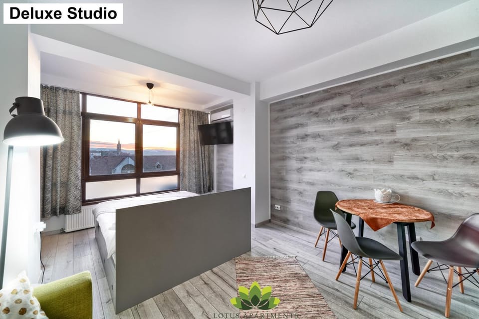Bed, Dining area