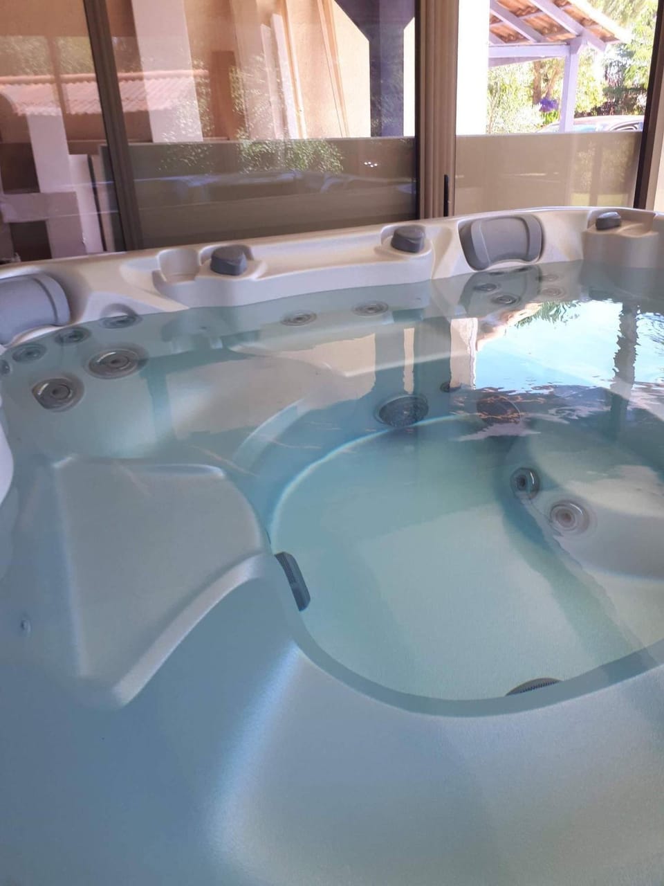 Hot Tub, Hot Tub