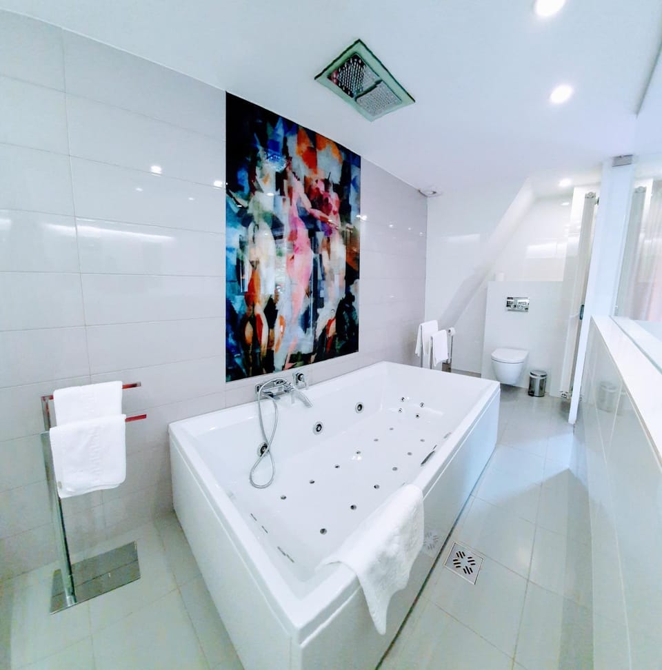 Bathroom, Bath