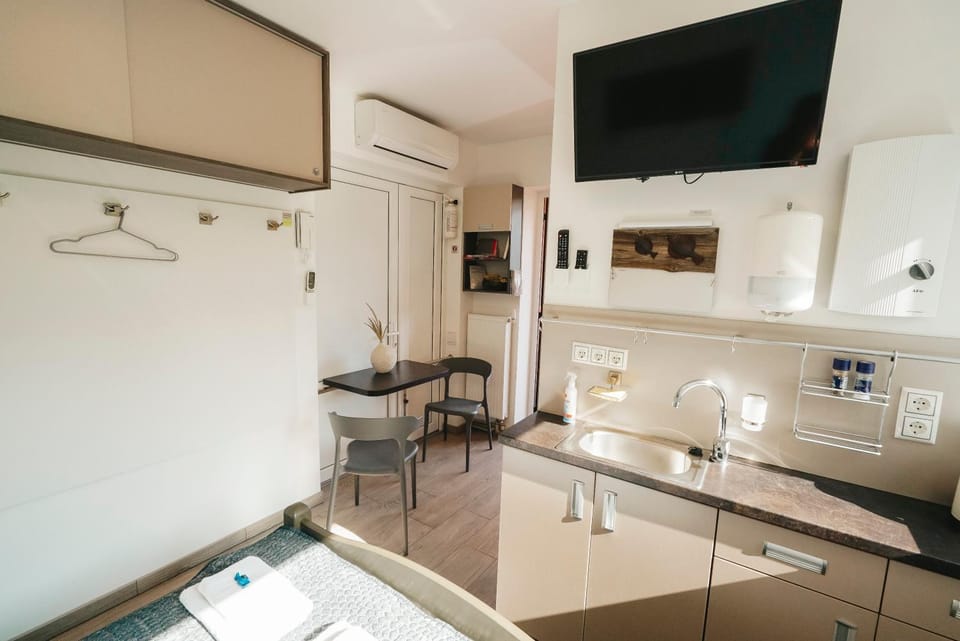 TV and multimedia, Kitchen or kitchenette