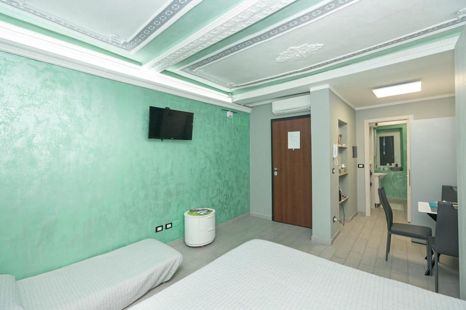 Torre degli Orefici dimora medioevale Bed and Breakfast in Genoa