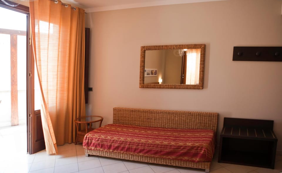 Photo of the whole room, Seating area, Bedroom