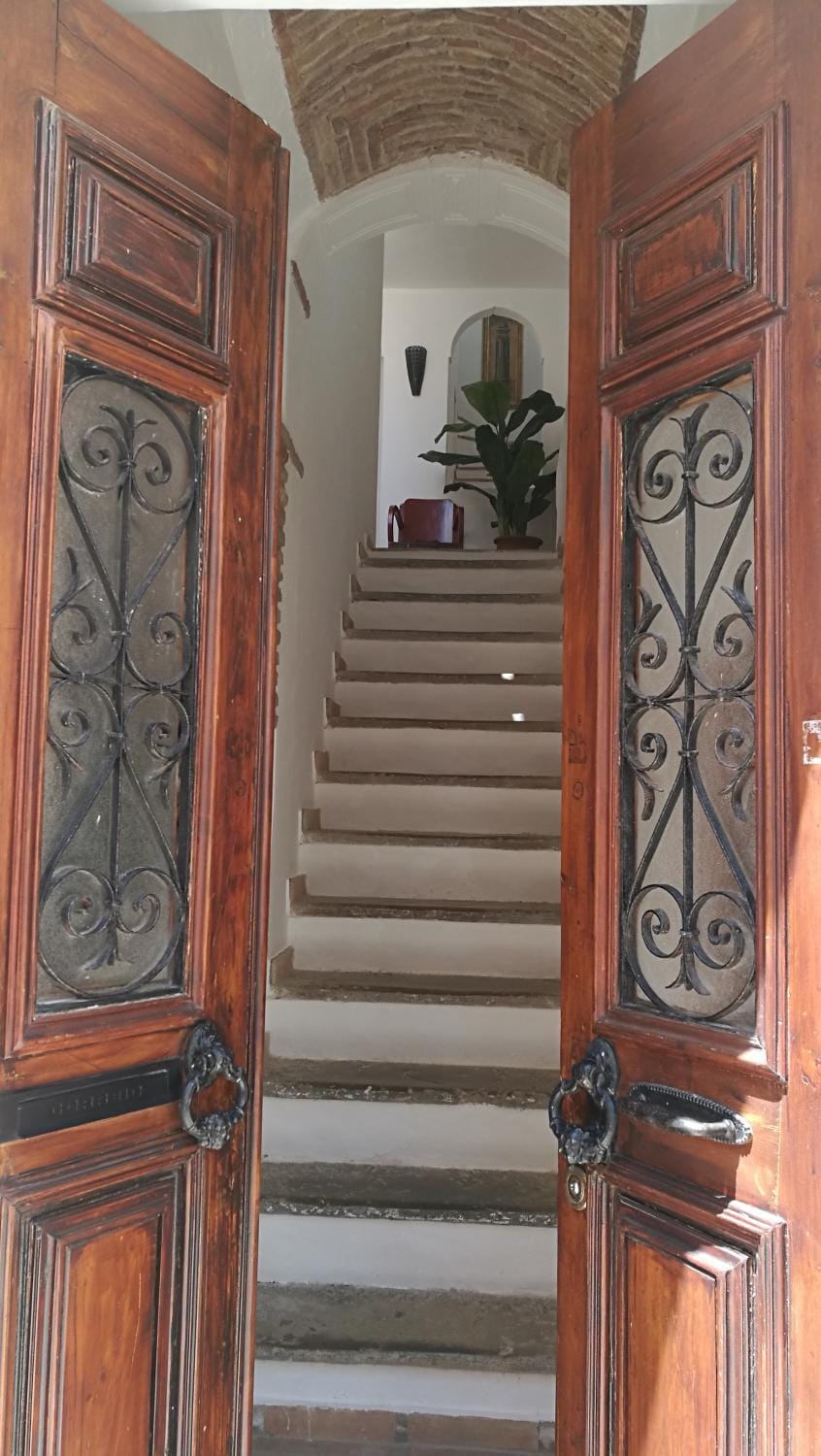 Facade/entrance