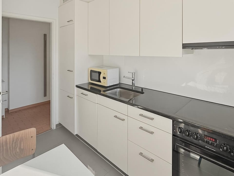 Kitchen or kitchenette, Dining area, microwave, oven, kitchen, kitchen