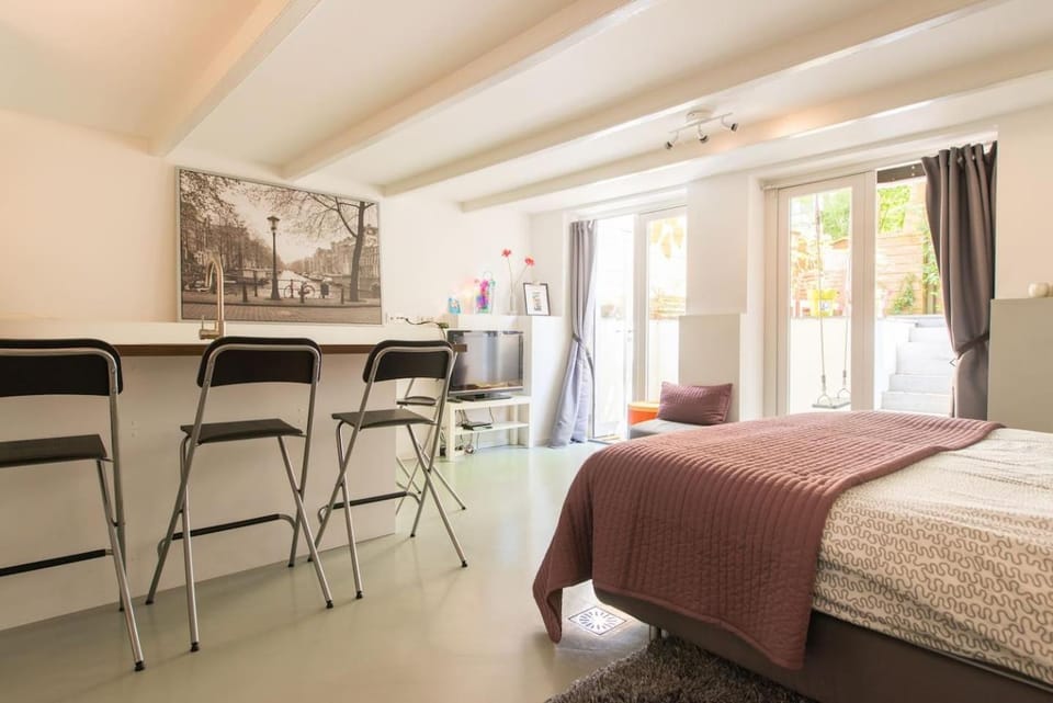 Photo of the whole room, Seating area, Bedroom