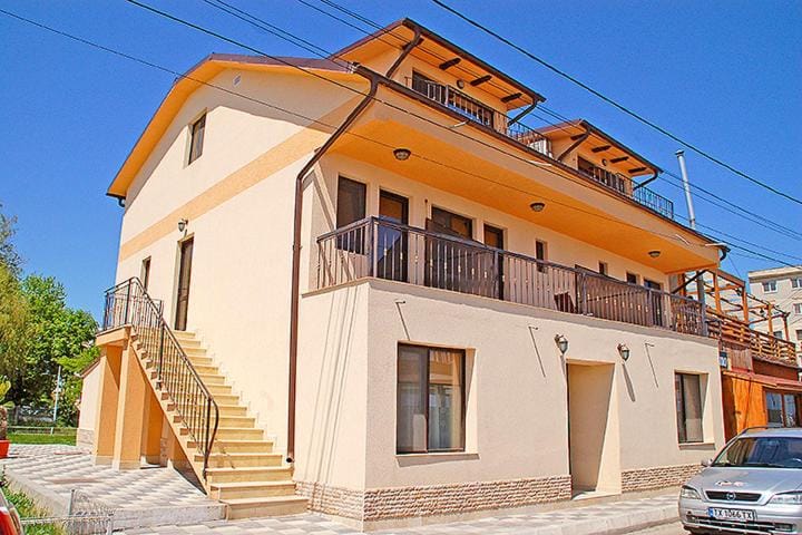 Property building, Day