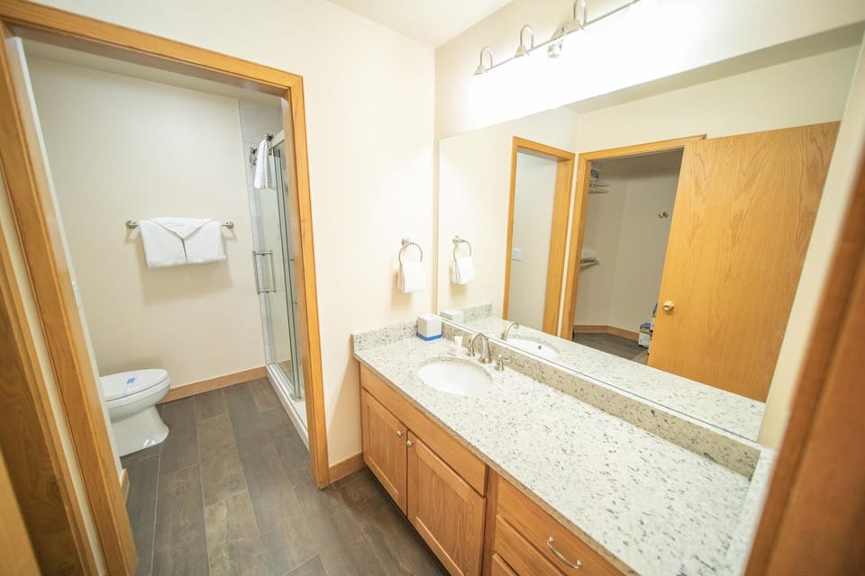 Ski Run 411 by SummitCove Lodging House in Keystone