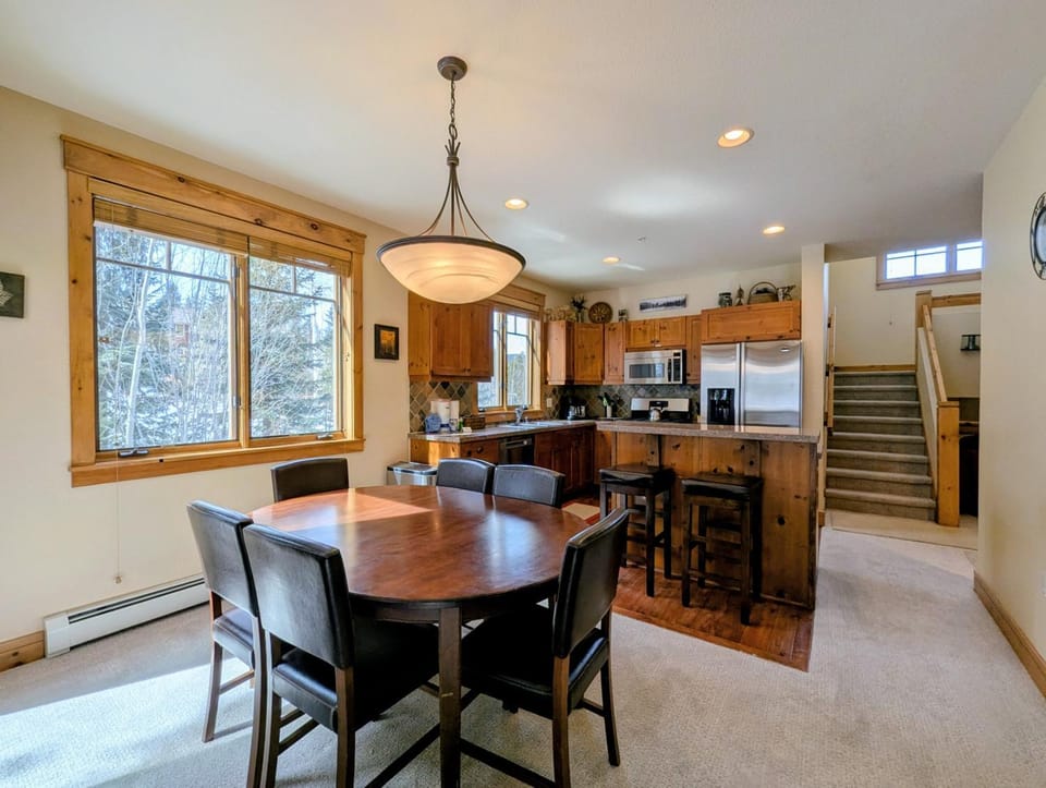 Day, Kitchen or kitchenette, Seating area, Dining area, furniture, kitchen