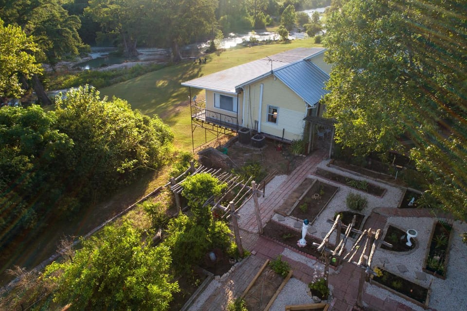 The Retreat at Cottonseed Falls House in San Marcos