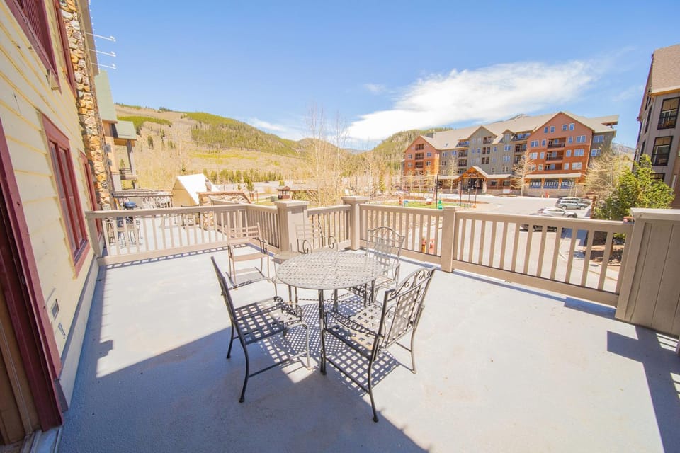Expedition Station 8589 by SummitCove Lodging in Colorado House in Keystone