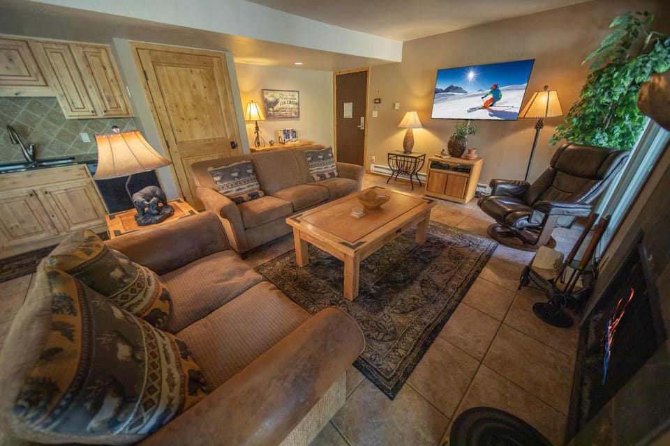 Wild Irishman 1043 by SummitCove Lodging in Colorado House in Keystone