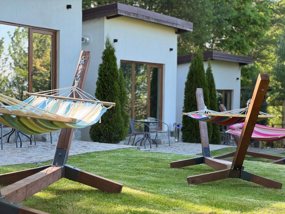 Silver Bungalow Bed and Breakfast in Brașov County