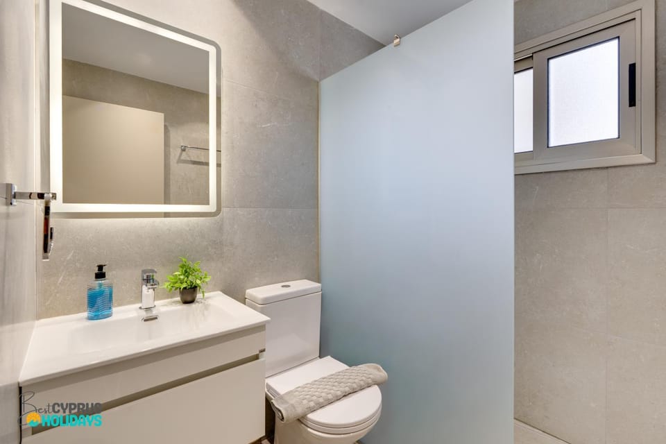 AirBnSea City Centre Side Sea view Apartments Apartment in Larnaca
